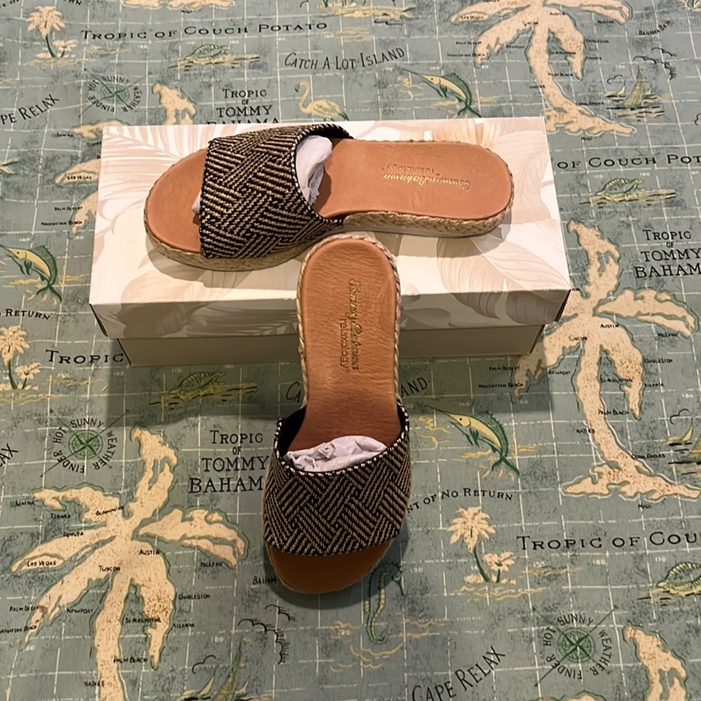 Tommy Bahama Relaxology Sandal